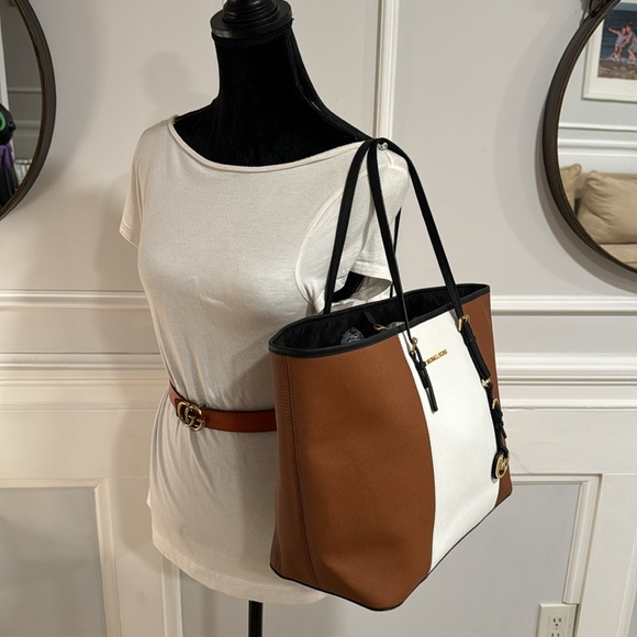 Michael Kors Bag Large Vintage Jet Set Traveler’s Tote Bag EUC - Picture 7 of 17